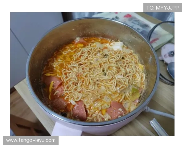 张琳芃家的狗都吃进口粮，我还在纠结泡面加不加肠