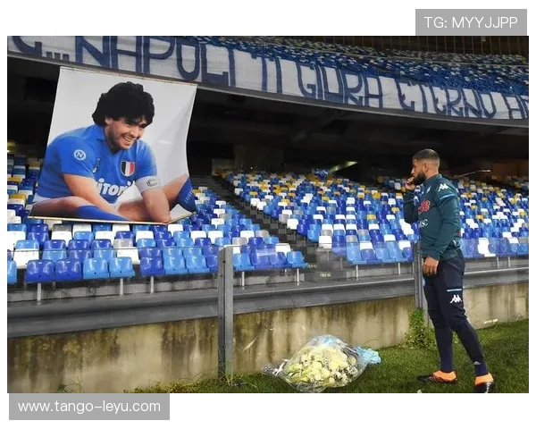 练俊杰这生活跟比赛判若两人，谁想到球场外他竟然……