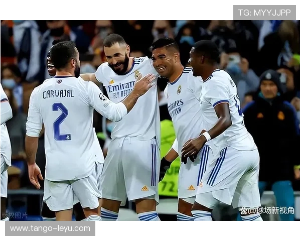 本泽马 vs 凯恩：前场组织能力与战术角色差异